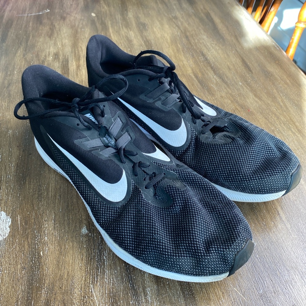 Nike Black and White Athletic Sneakers Men’s Size 15